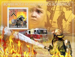 Пожарные машины и пожарные