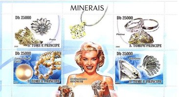 Minerals and jewellery. Marilyn Monroe